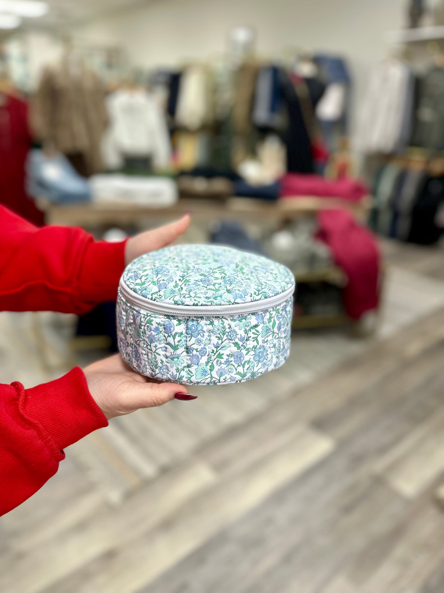 TRVL - Quilted Jewel Round